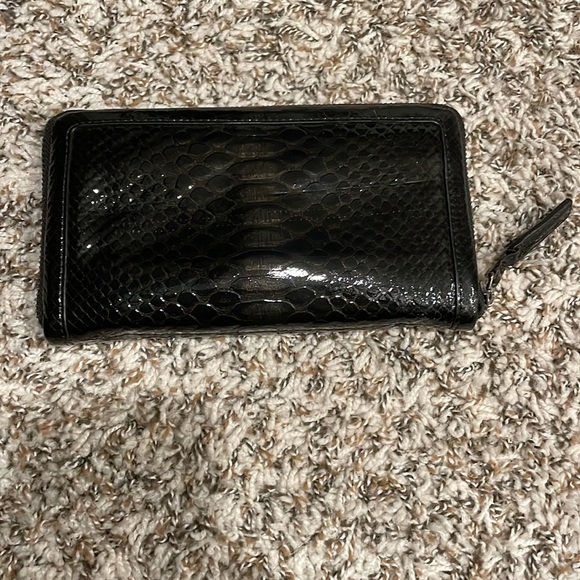 Kenneth Cole Wallet!! - Picture 3 of 14